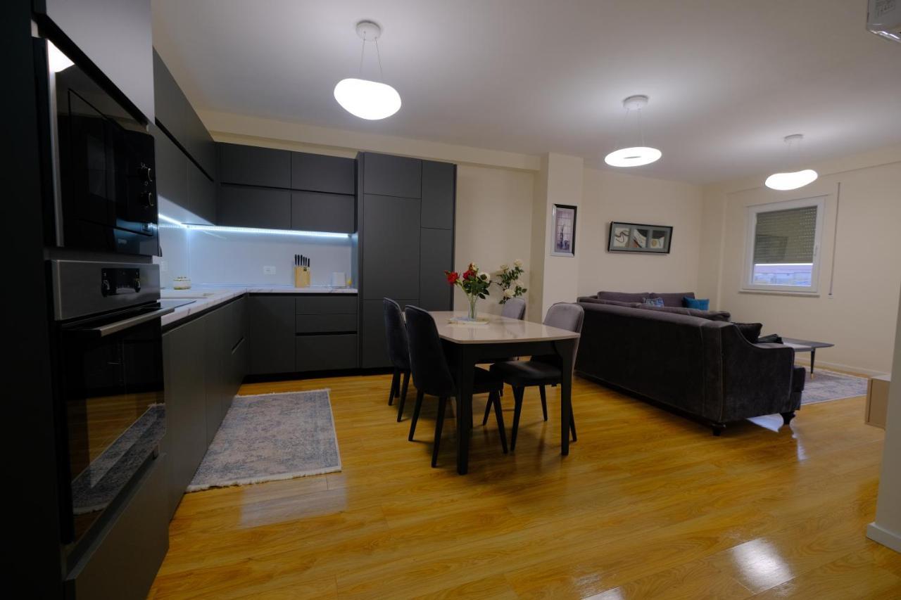 Comfy Apartment In Shkodër Esterno foto