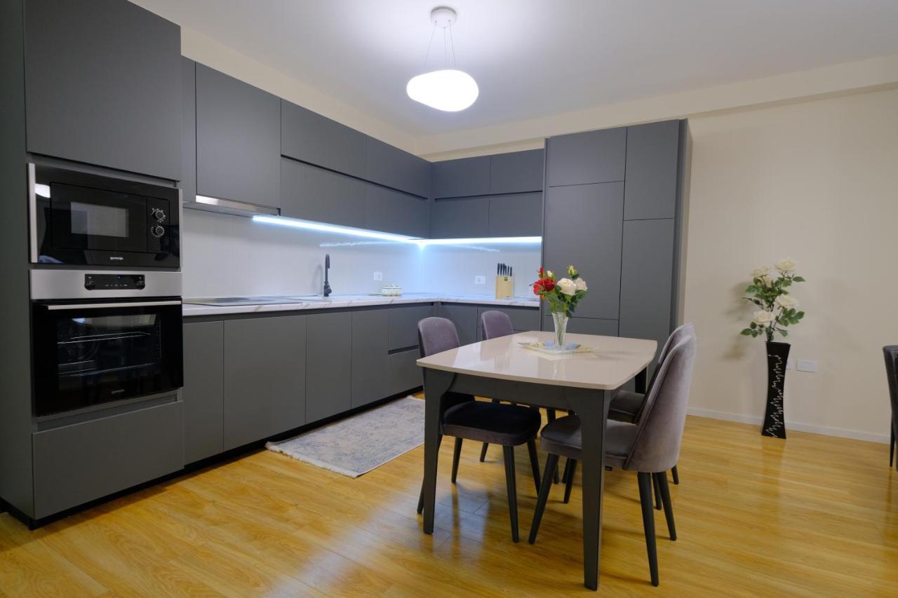 Comfy Apartment In Shkodër Esterno foto